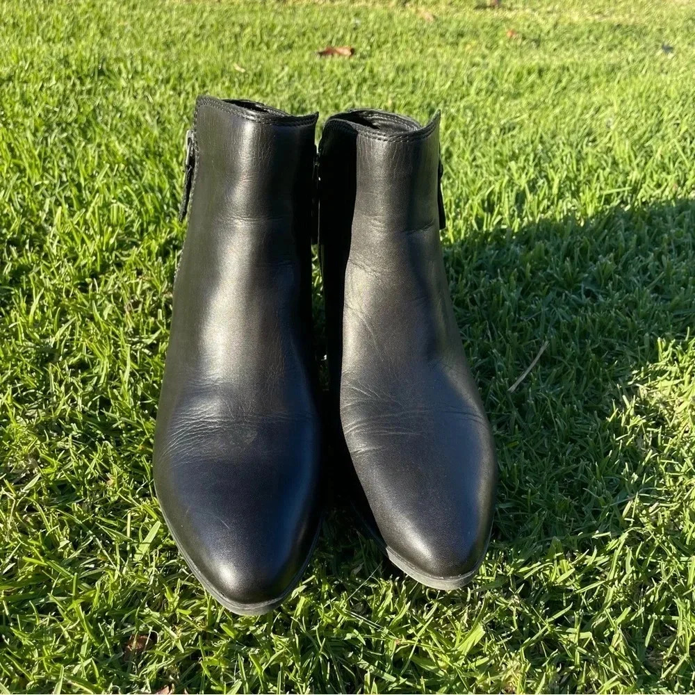 EUC FRYE Judith Double Zip Stacked Heel Pointed Toe Ankle Boots in Black Size 9M - Picture 8 of 17